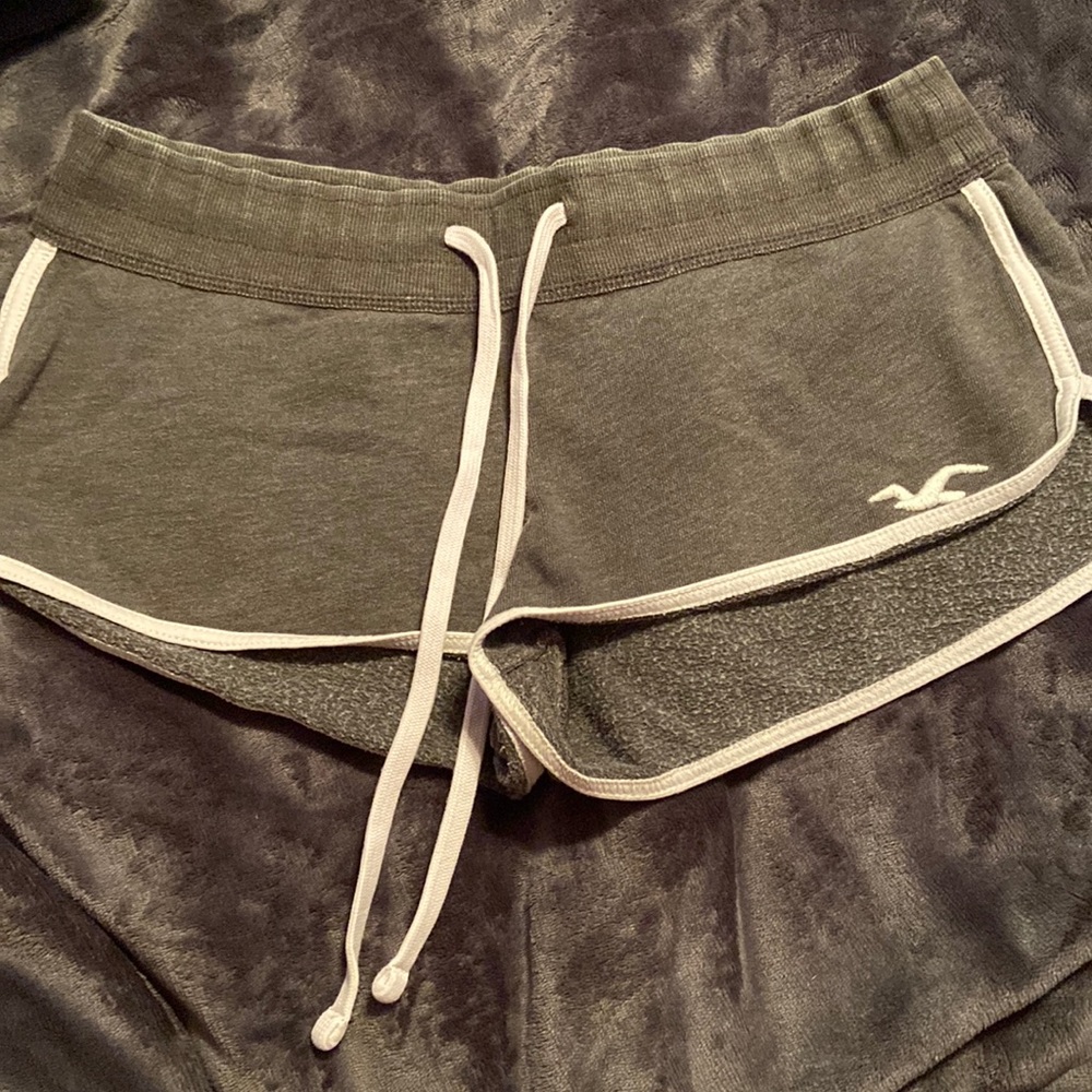 Grey Hollister shorts Size: Medium